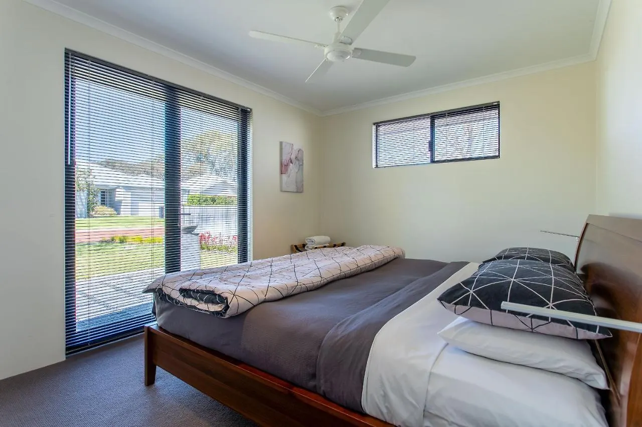 The Sanctuary Luxury Holiday * Dunsborough