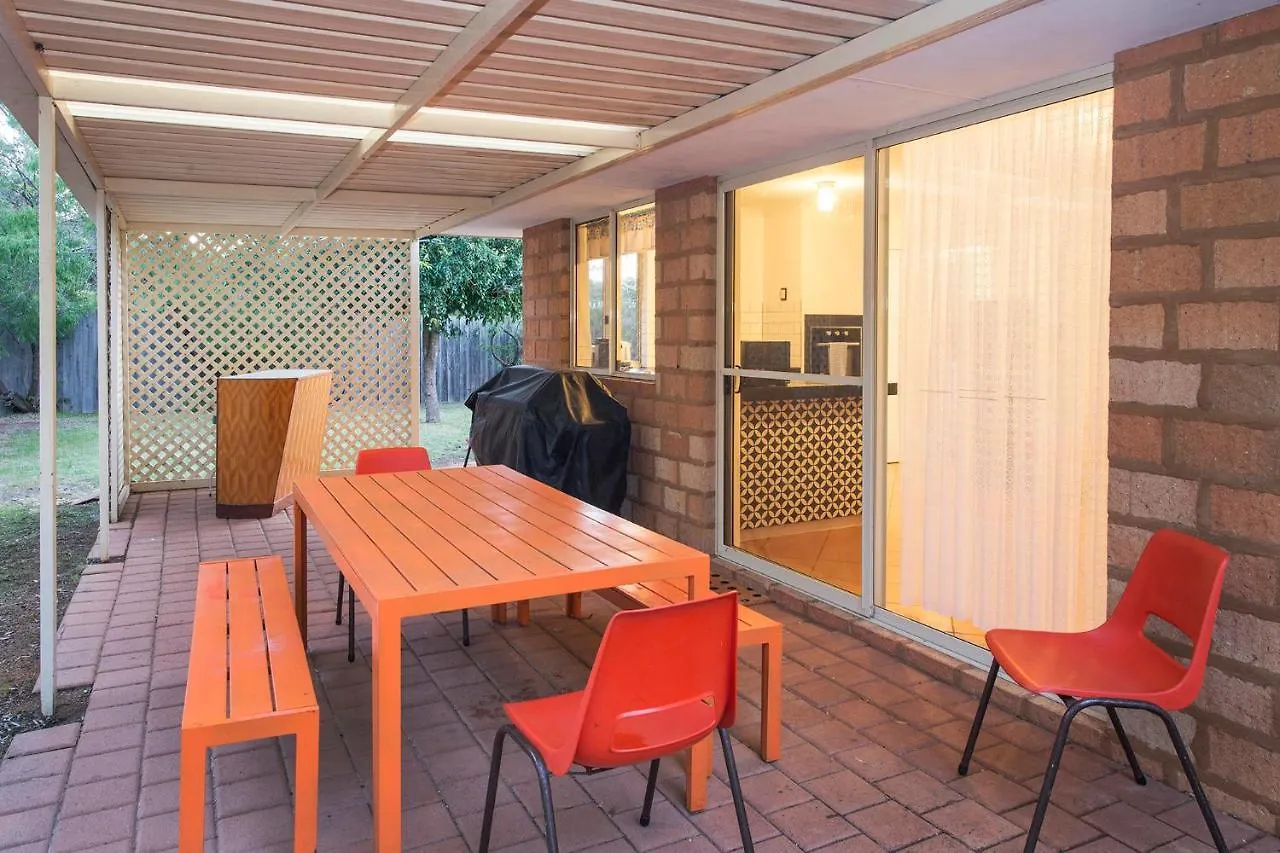 Holiday home Retro Retreat -pet Friendly