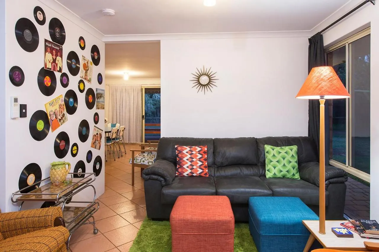 Retro Retreat -pet Friendly Holiday home