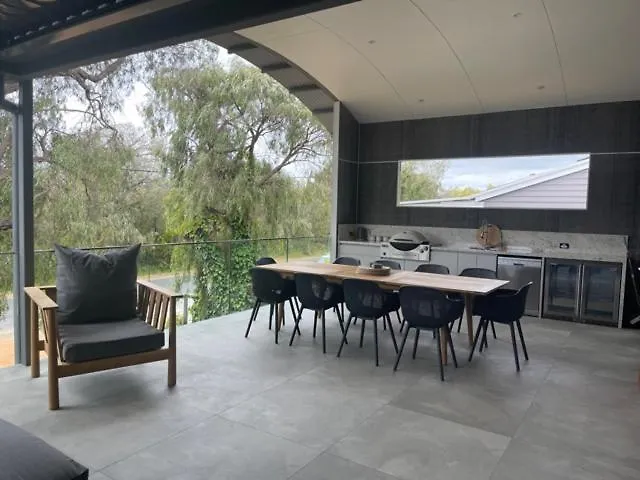 Paradise In Holiday home *