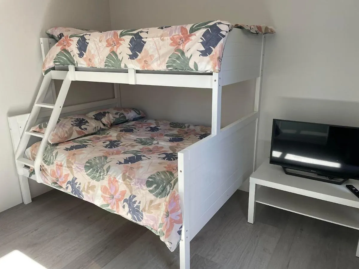 Thurstun Lane Beach House - In A Quiet Lane In Sought After Old