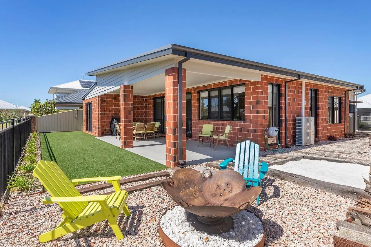 Holiday home The Links - Fairway Views, Walk To Town, Air-con Dunsborough