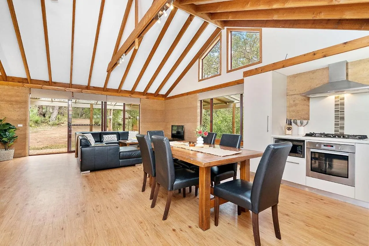Chalet Possum - Woodstone Estate *