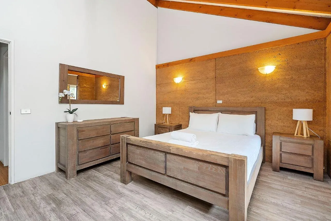 Possum - Woodstone Estate Chalet