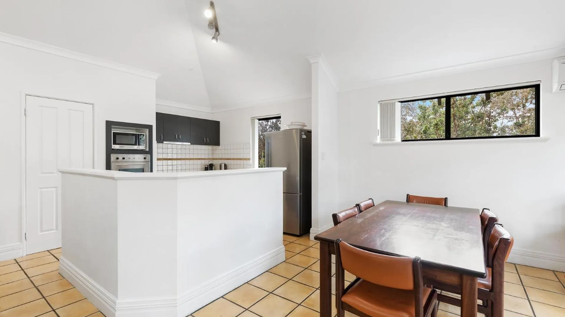 Holiday home Pet Friendly Family Favourite - Kangaroo And Fairway Views With Air Con