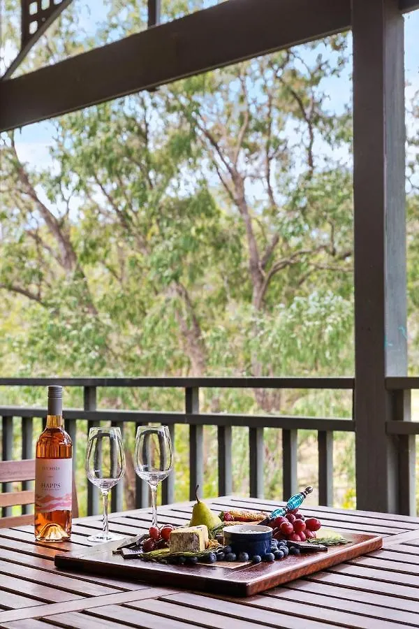 Pet Friendly Family Favourite - Kangaroo And Fairway Views With Air Con Holiday home Dunsborough