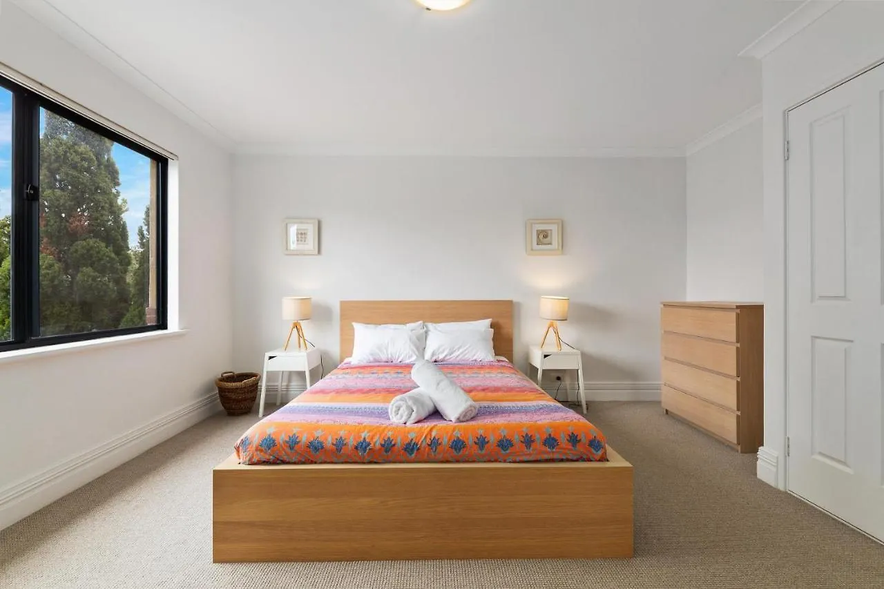 Pet Friendly Family Favourite - Kangaroo And Fairway Views With Air Con Dunsborough
