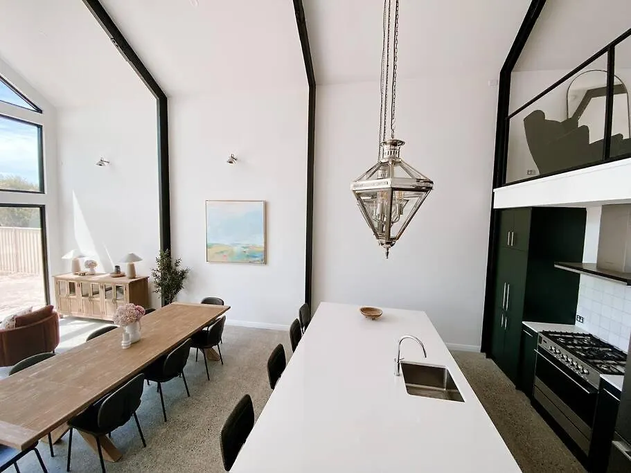 Le Soleil New Villa, Golf & Heated Pool Vila Dunsborough