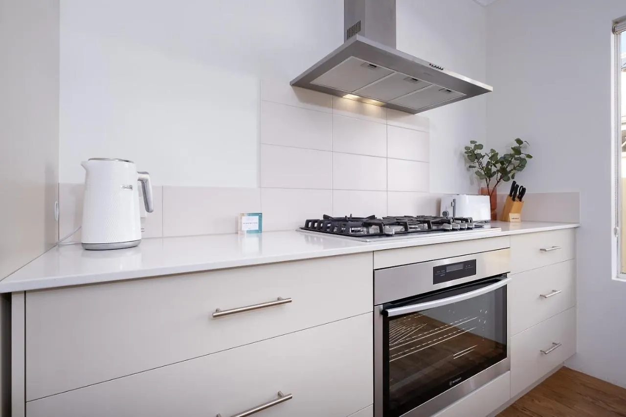 Holiday home Fairway Retreat - Relax In Style! 5 Minutes To The Sandy Coves Of Geographe Bay *