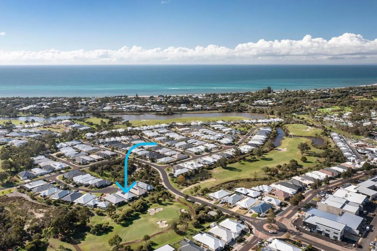 Fairway Retreat - Relax In Style! 5 Minutes To The Sandy Coves Of Geographe Bay Holiday home Dunsborough
