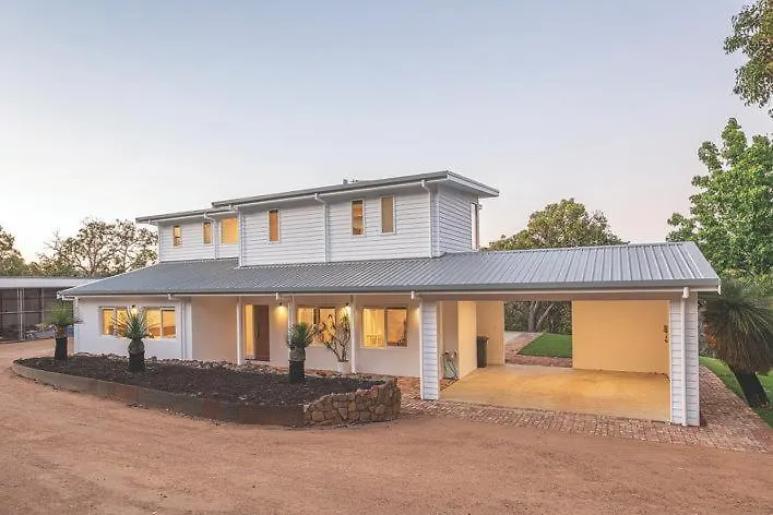 Stunning Coastal 5 Bed Amazing Ocean Views Holiday home *