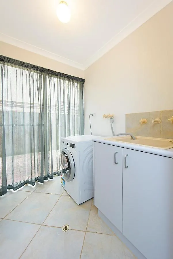 Holiday home Bird's Nest Dunsborough