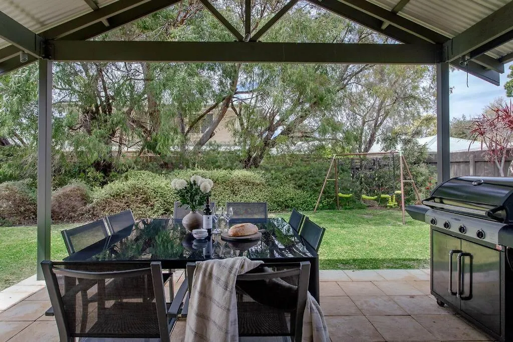 Boronia Retreat I Private