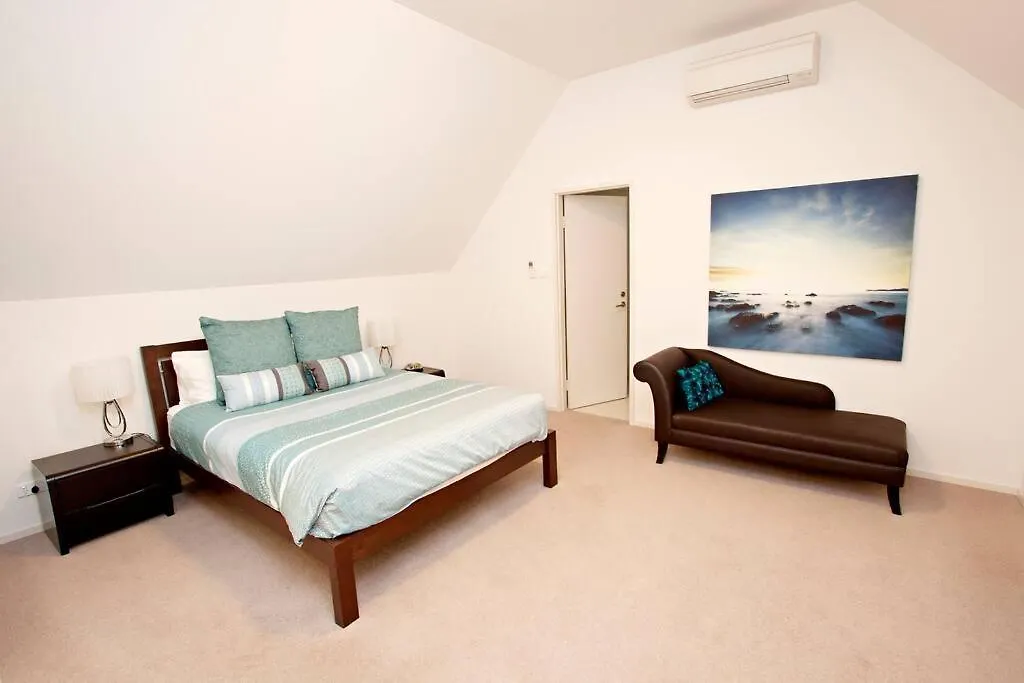 9 'delphinius' @ Bay View Centro, Apartment Dunsborough