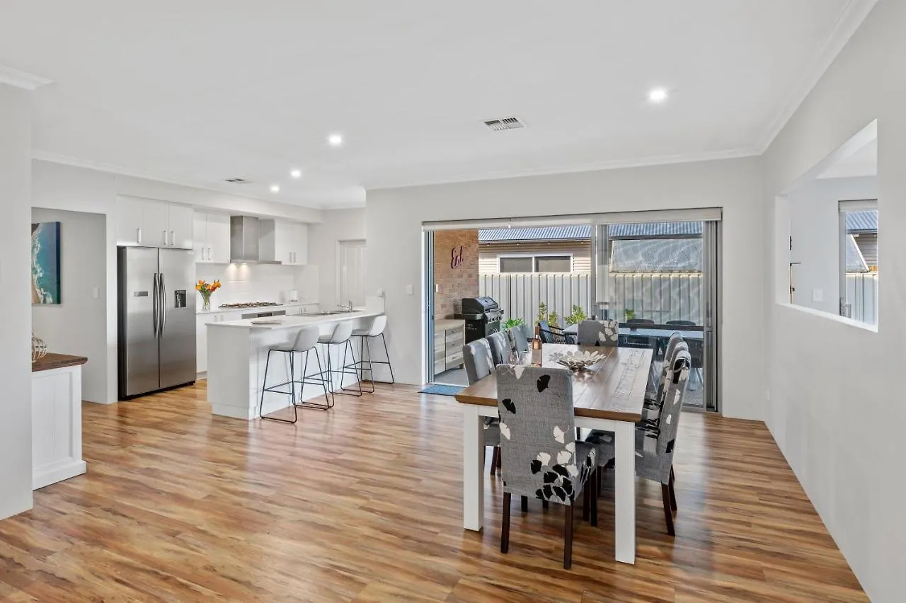 Jakes Place * Dunsborough