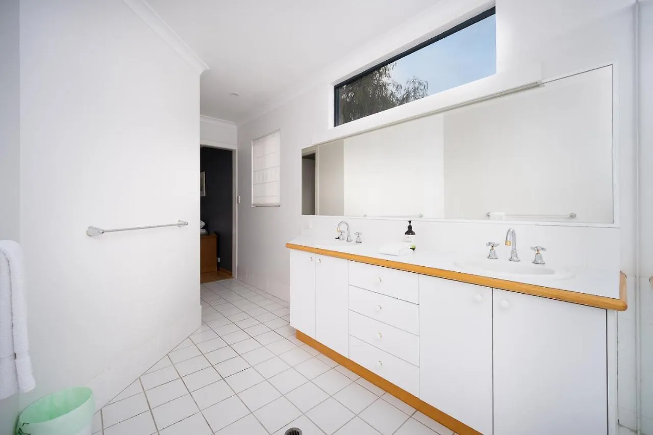 Holiday home Paradise - Perfect Location In The Heart Of Old Dunsborough