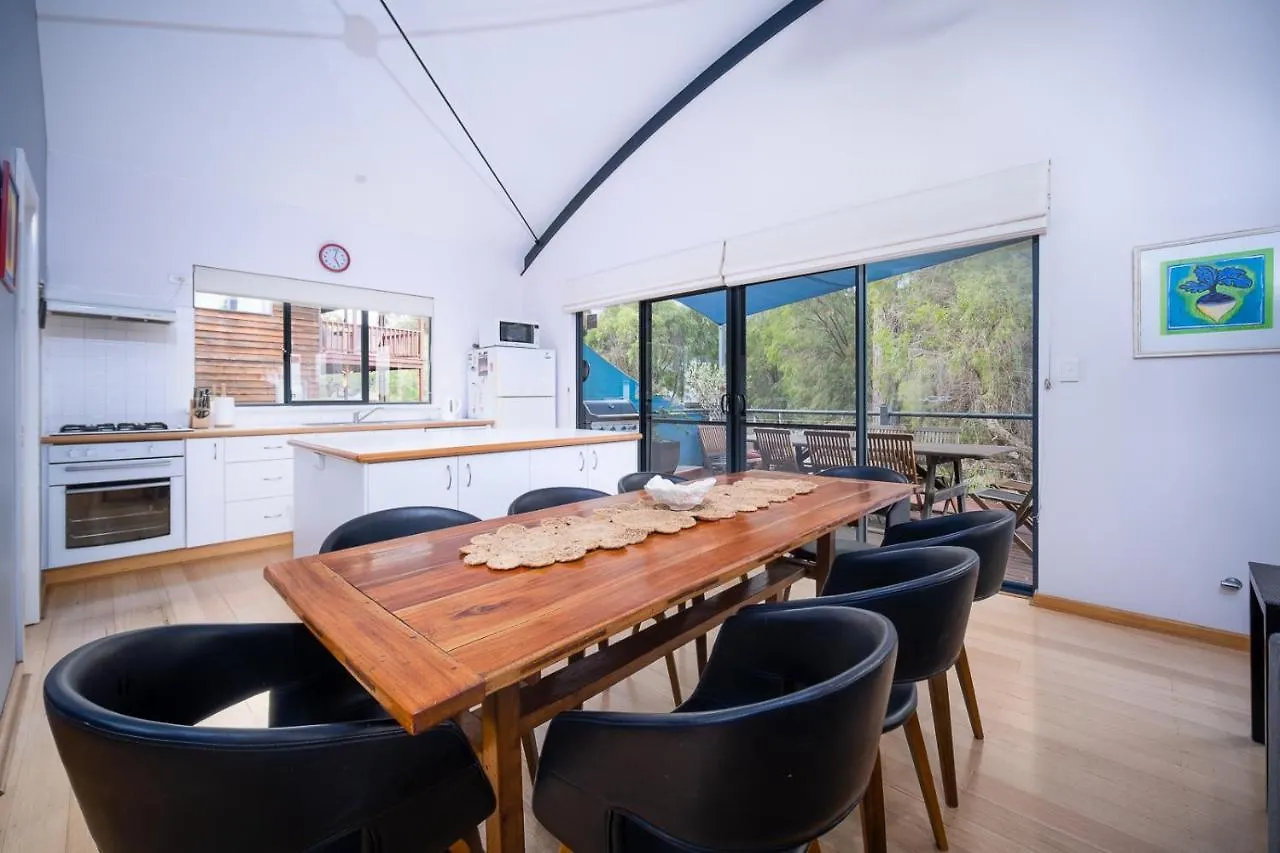 Paradise - Perfect Location In The Heart Of Old * Dunsborough