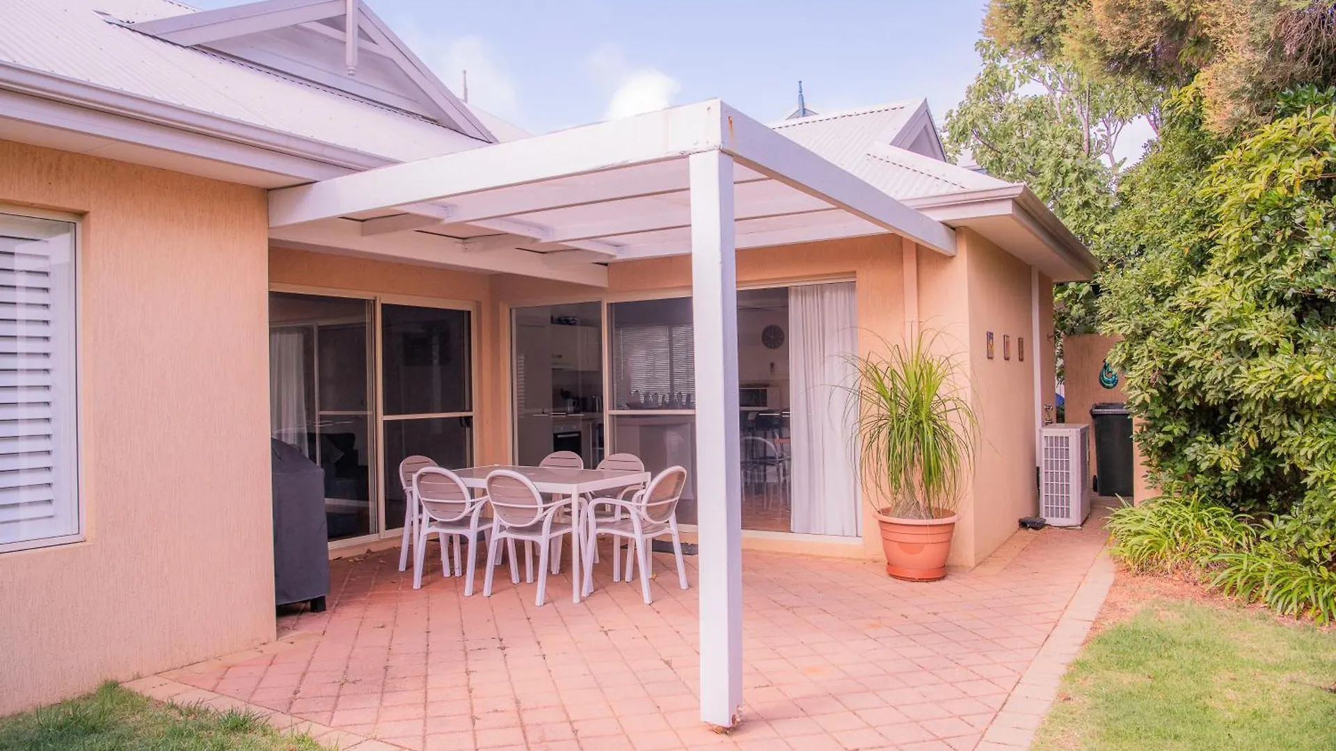 Shore - 6 Holiday home *