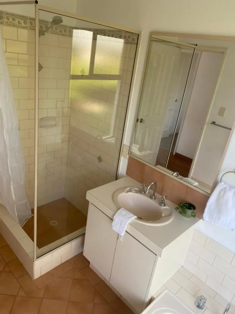 Hook Wine & Sinker Holiday home