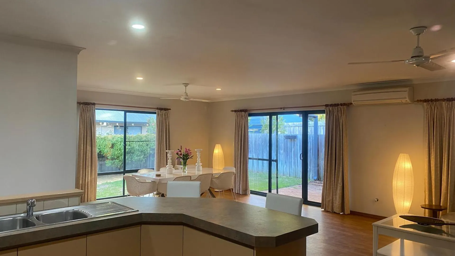 Hook Wine & Sinker Holiday home *