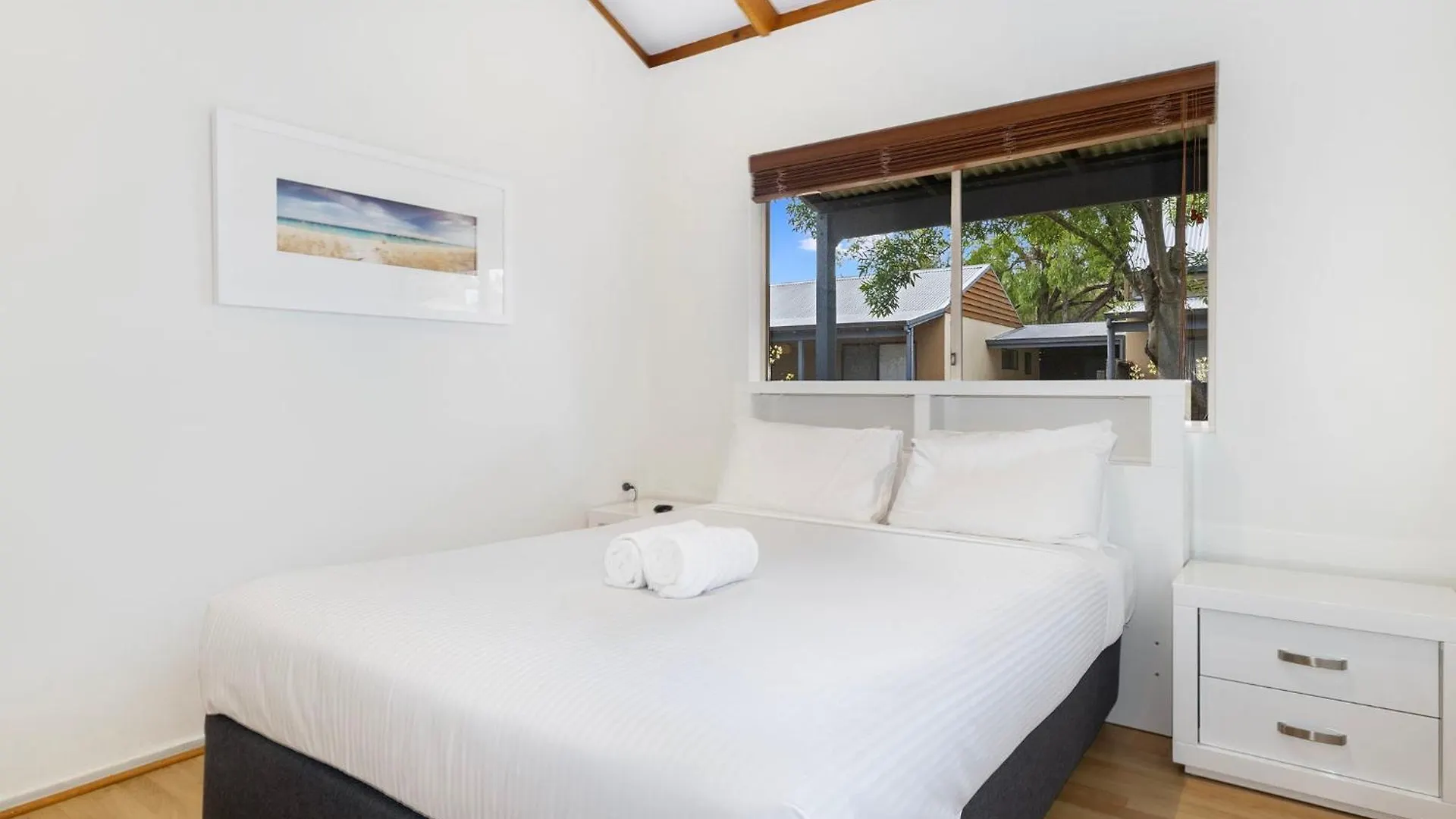 Resort Bay Village 4*