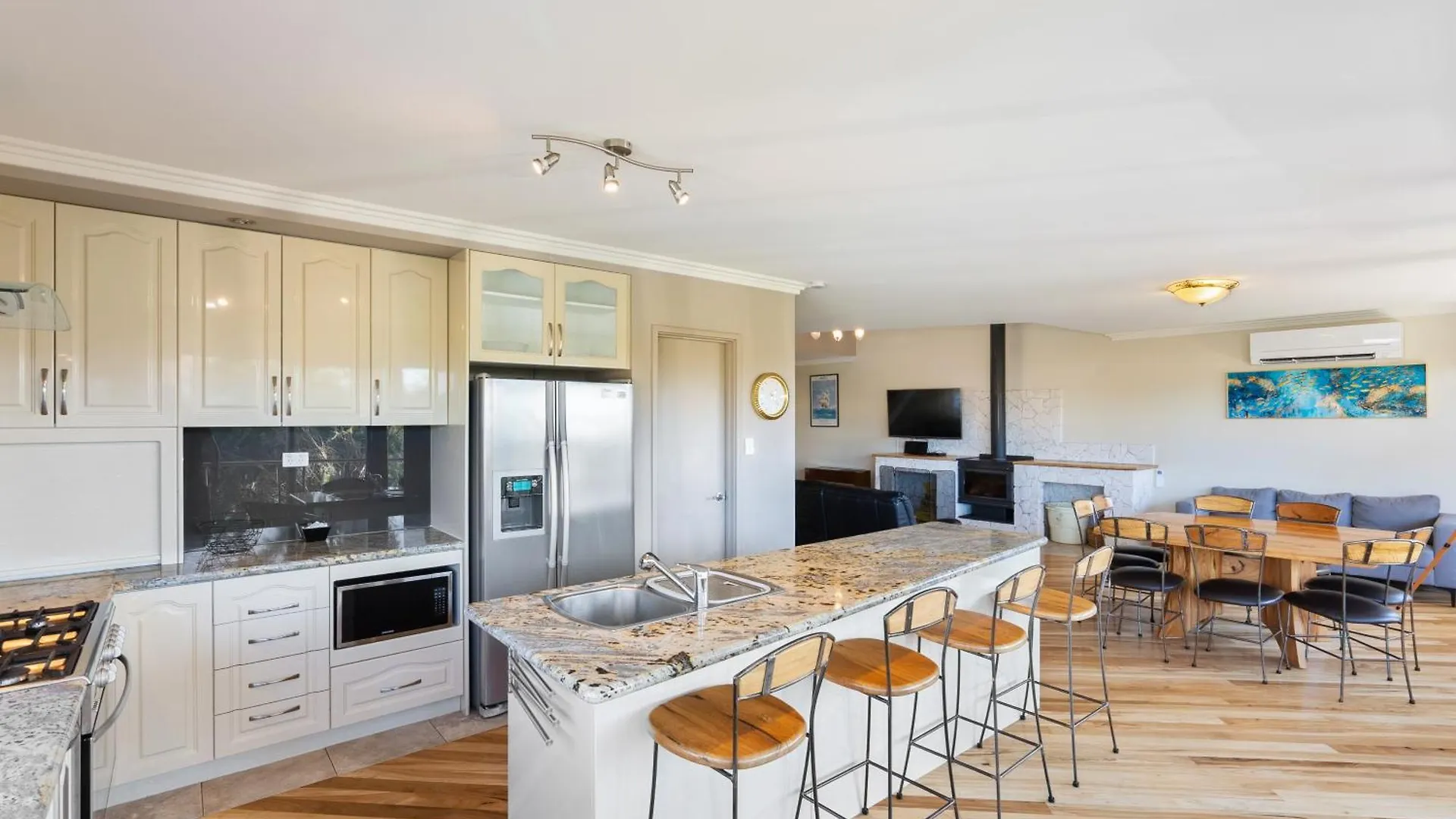 Bay Village 4* Dunsborough