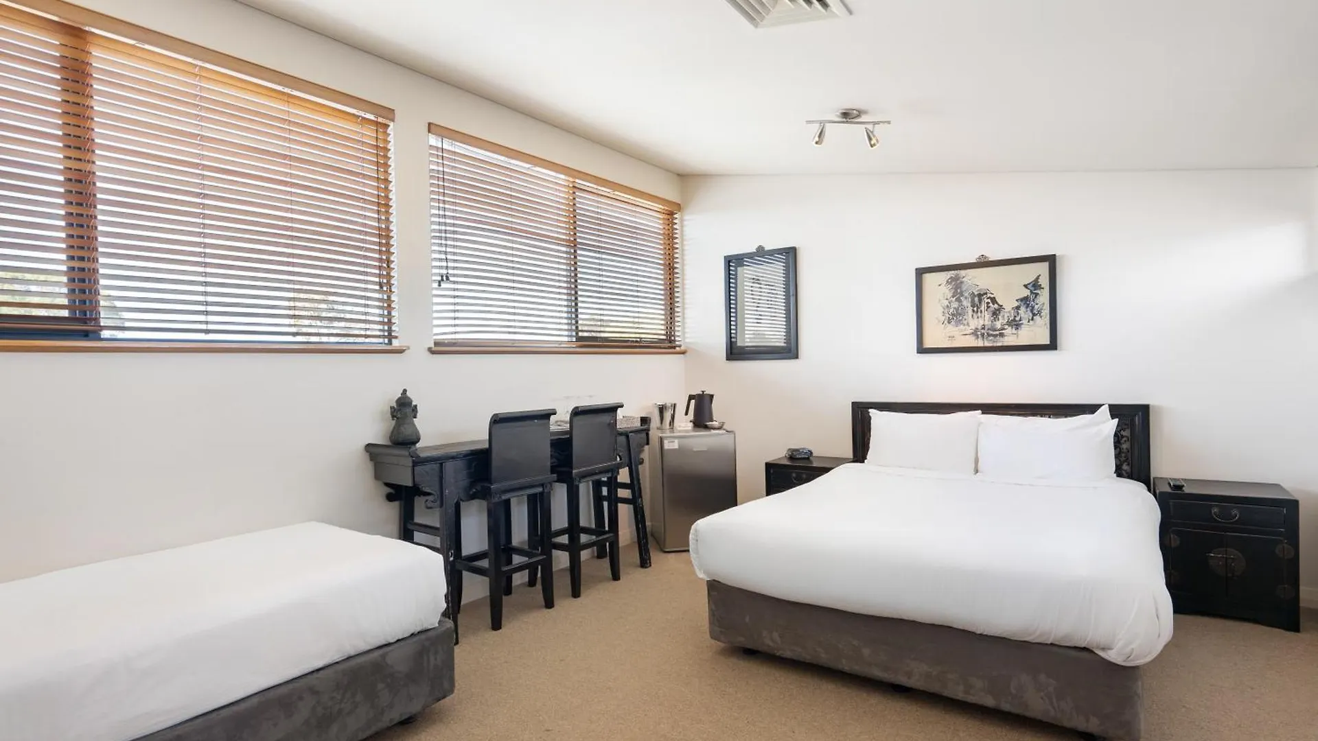 Bay Village 4*
