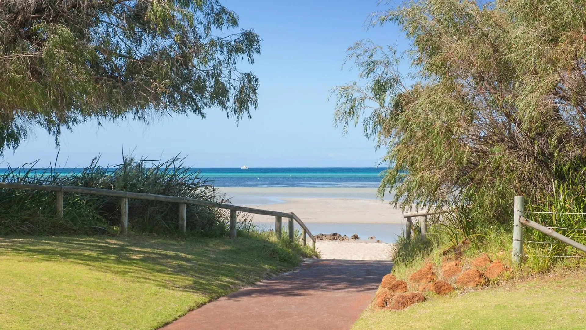 Dunsborough Beach Cottages 4*