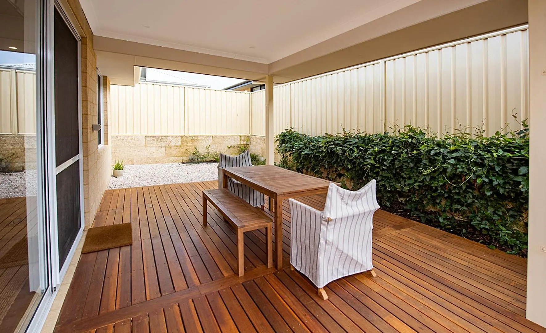 Holiday home Barry's