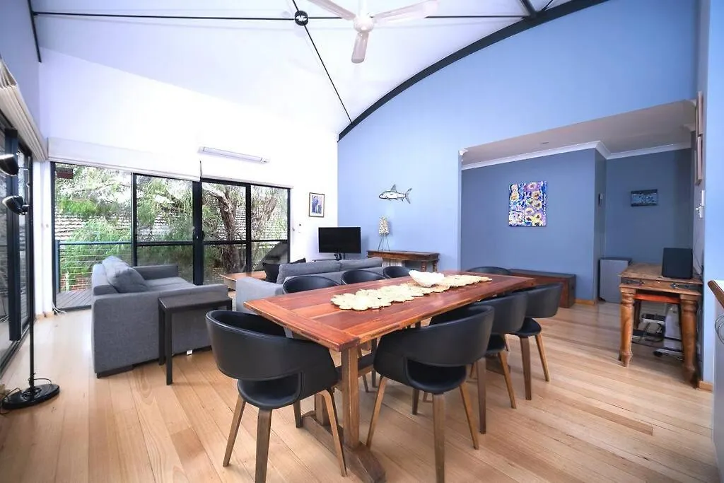 Paradiso Pet-friendly Beachside Bliss *