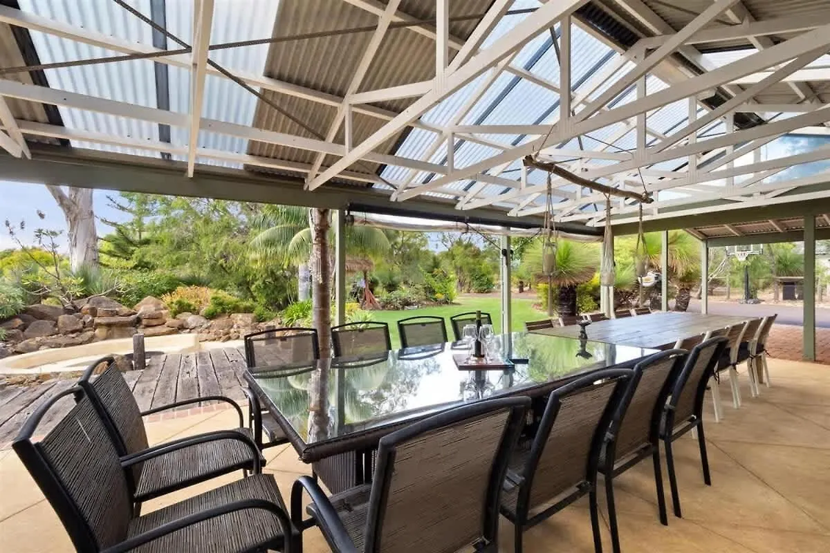 Dandjoo - Hot Tub, Fire Pit, Outdoor Entertainment Holiday home *