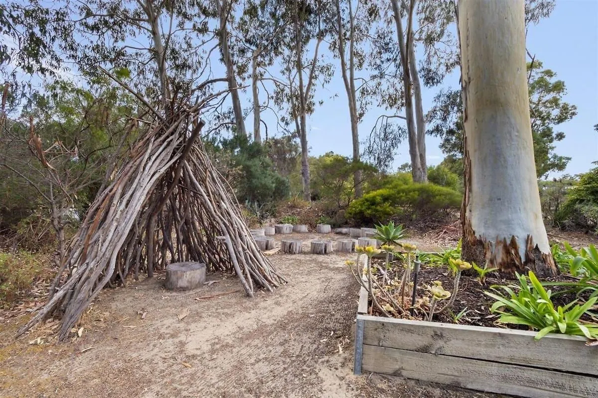 Dandjoo - Hot Tub, Fire Pit, Outdoor Entertainment