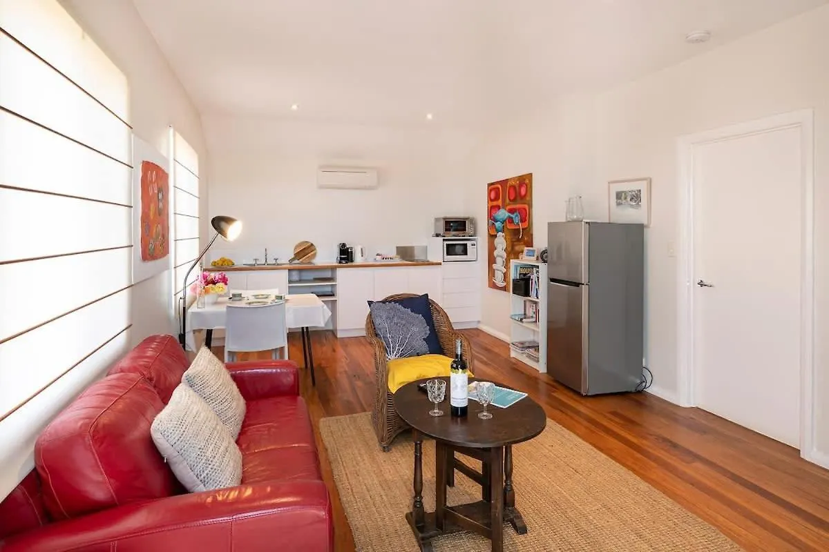 The Whale Lookout, Eagle Bay Apartment *