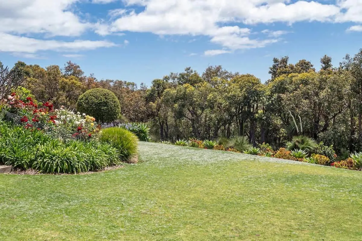 The Whale Lookout, Eagle Bay Apartment *