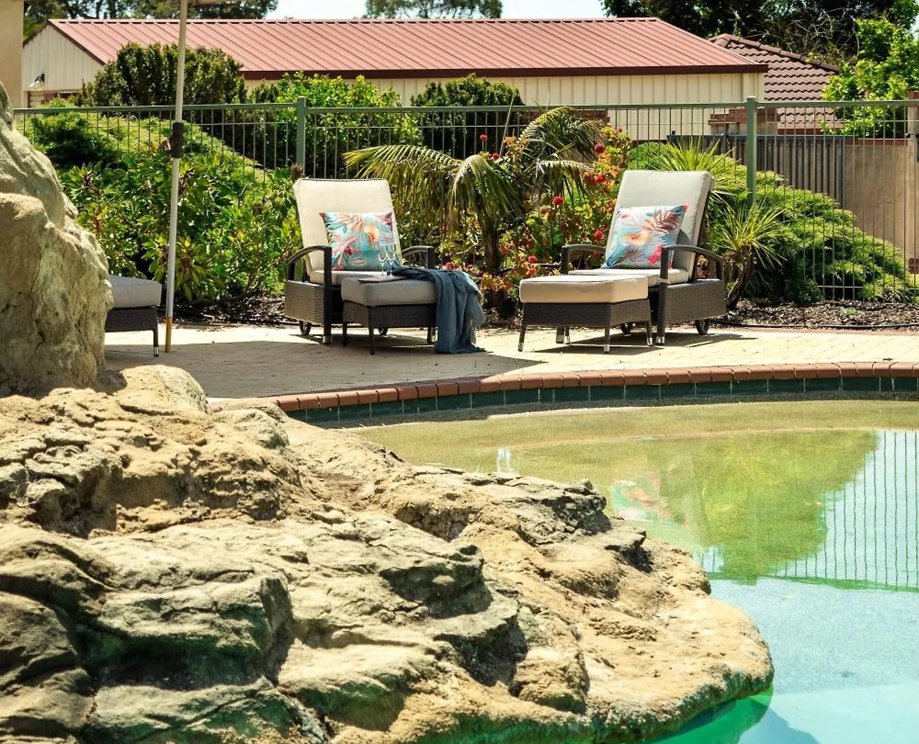 Carinya Cove - Swimming Pool, Pet Friendly, Fireplace