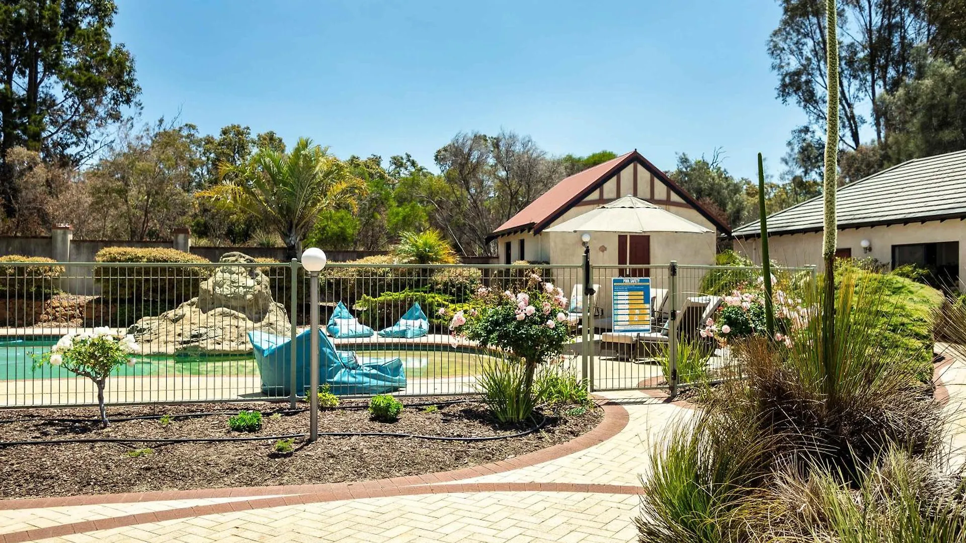 Carinya Cove - Swimming Pool, Pet Friendly, Fireplace