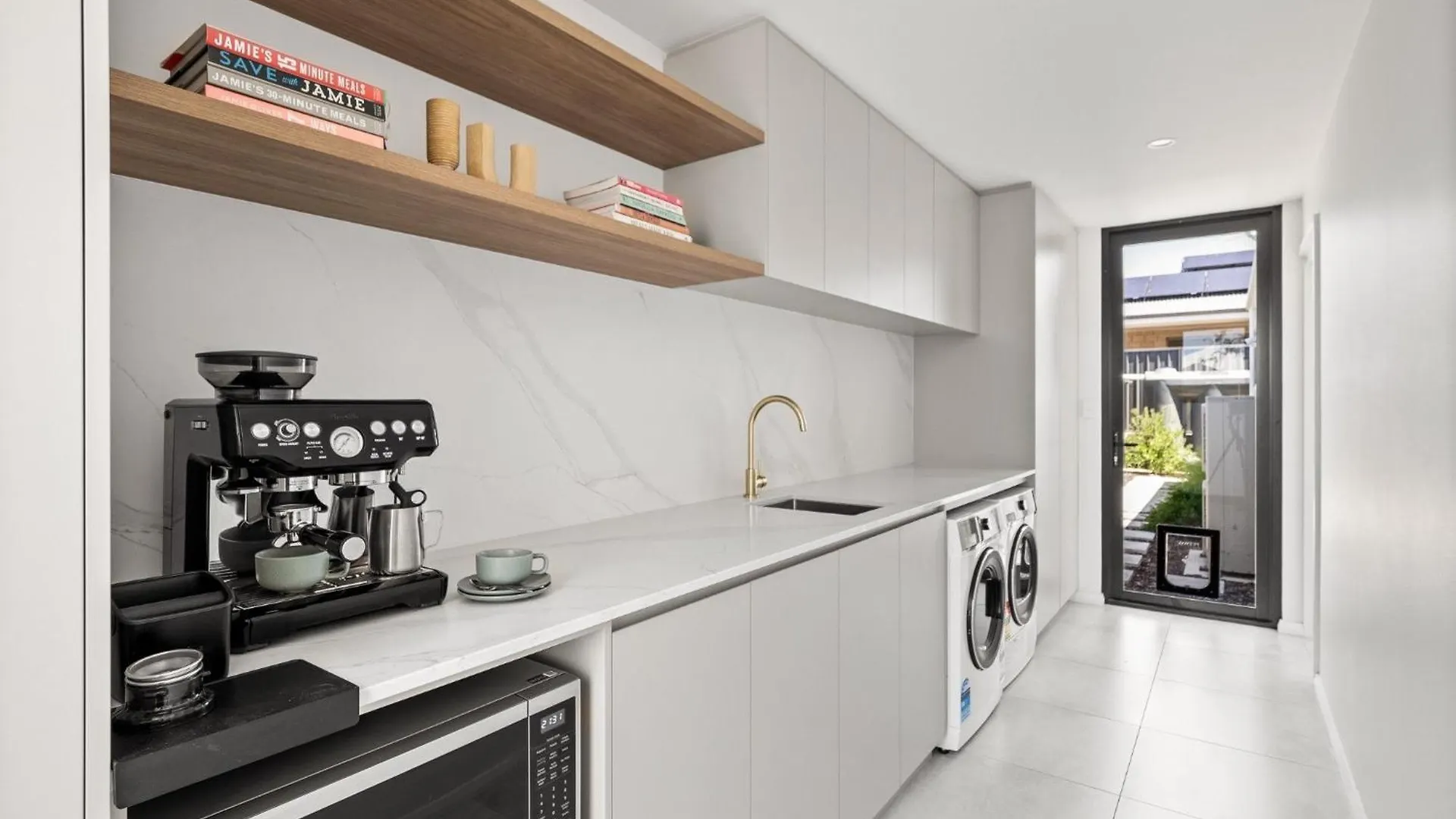 Amila - Location With Designed Spaces