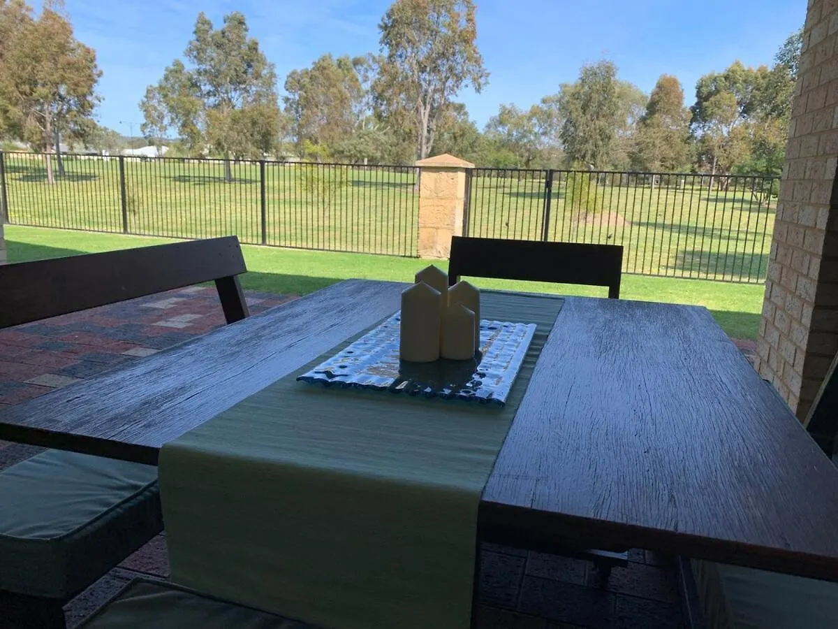Holiday home Troon Retreat! Golf, Wineries, Beaches Dunsborough