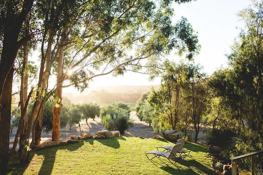 Empire Retreat מלון דנסבורו