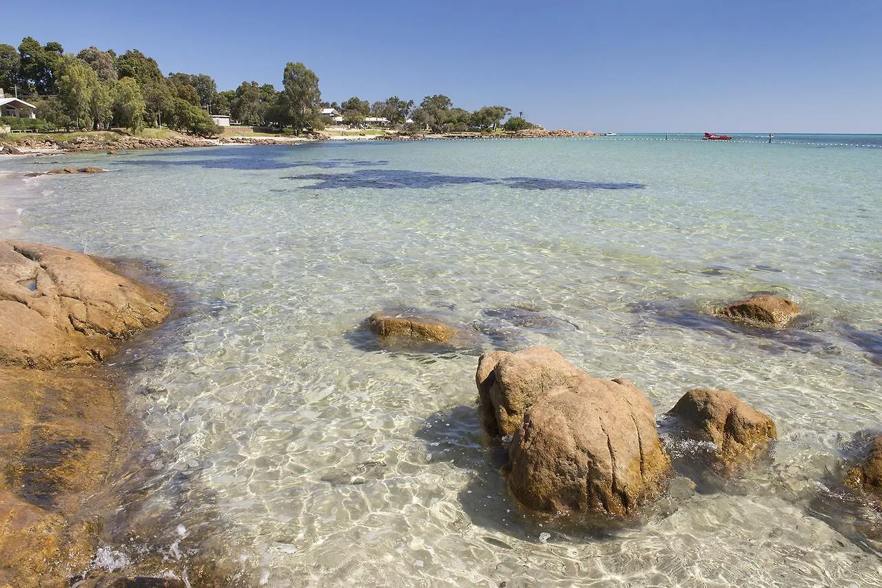 Holiday home Calm Waters