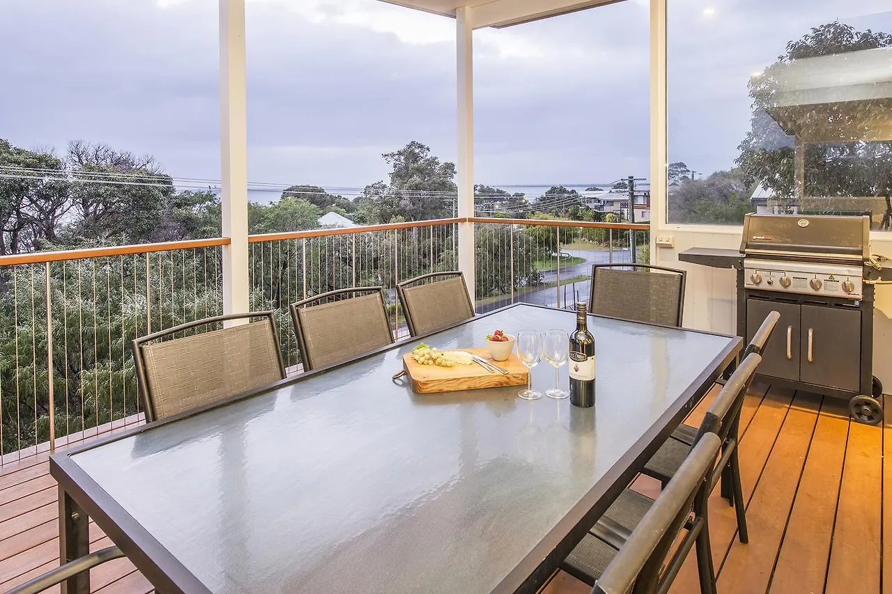 Yaringa Holiday home