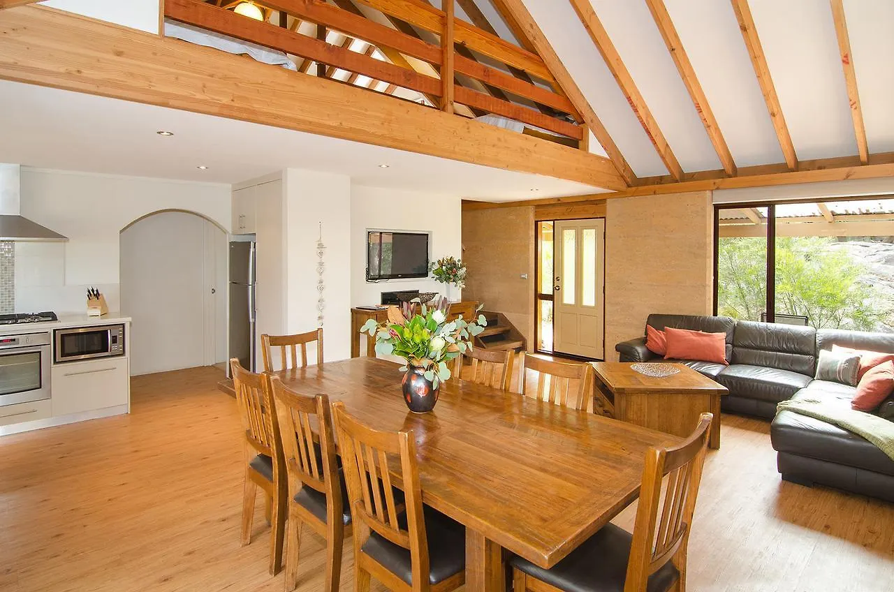 Woodstone Goanna Holiday home *
