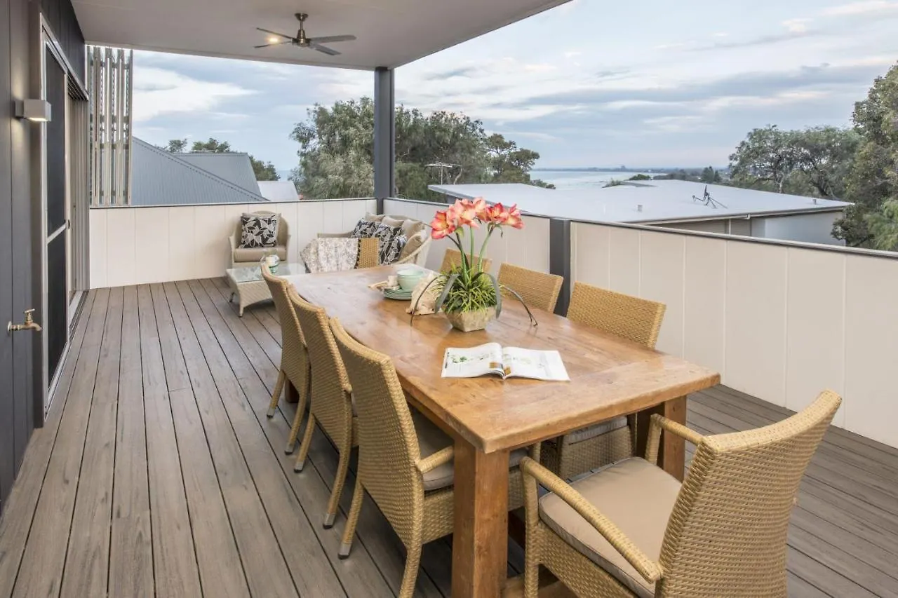 Bay View Retreat *