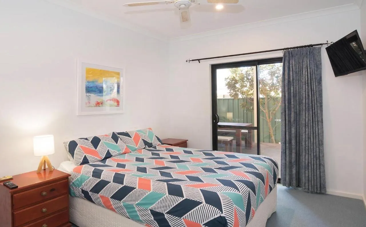 Holiday home Footsteps By The Bay - *