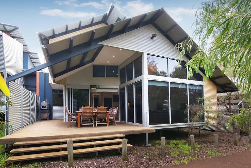 Holiday home Peppy Tree House Dunsborough
