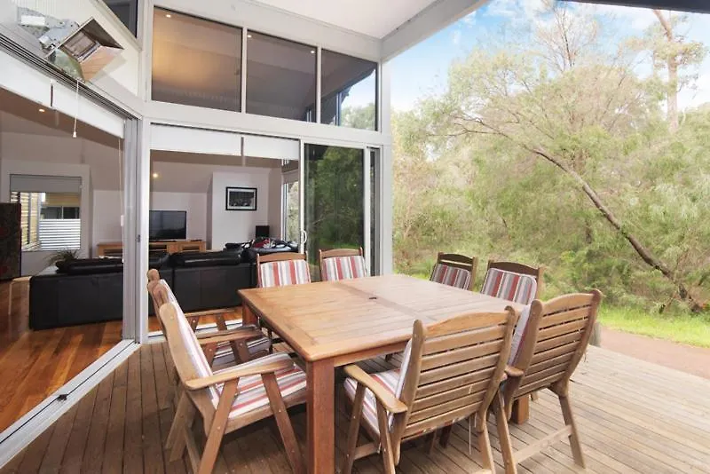 Holiday home Peppy Tree House