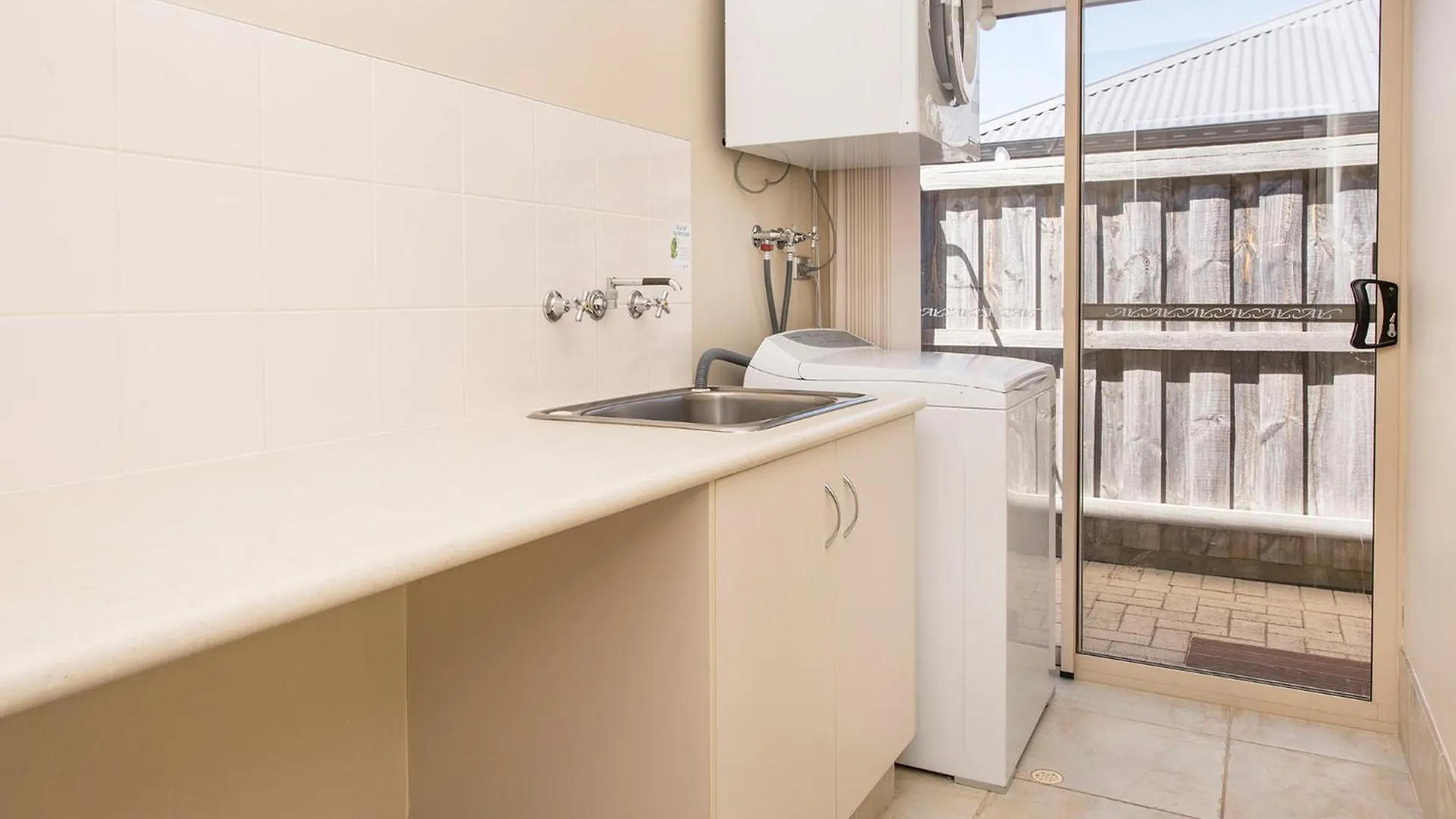 Macs Manor Dunsborough
