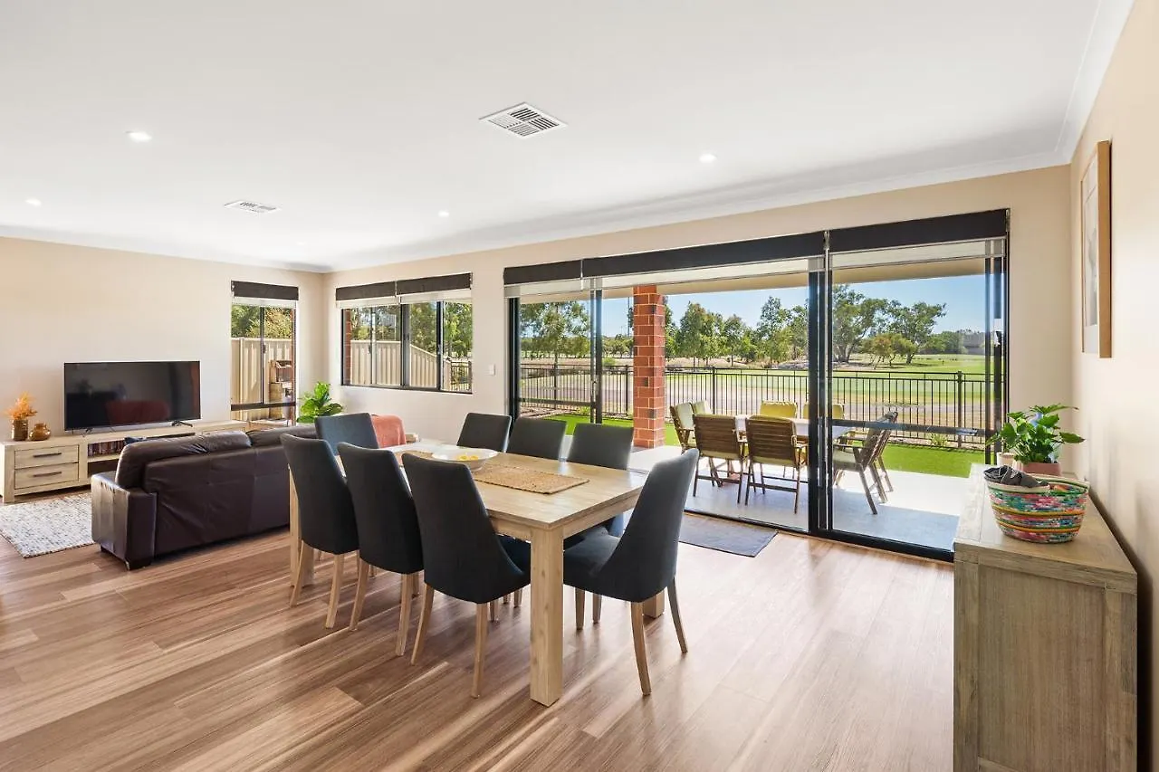 The Links - Fairway Views, Walk To Town, Air-con Dunsborough