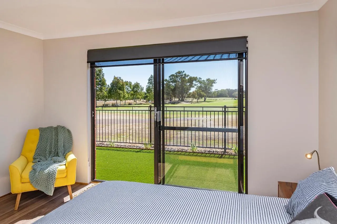 The Links - Fairway Views, Walk To Town, Air-con * Dunsborough