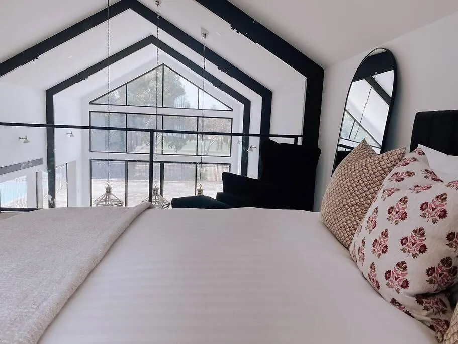 Le Soleil New Villa, Golf & Heated Pool Villa *